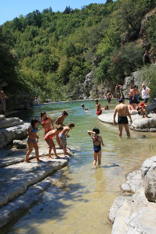 Hotel Papigo Ae Bagian luar foto